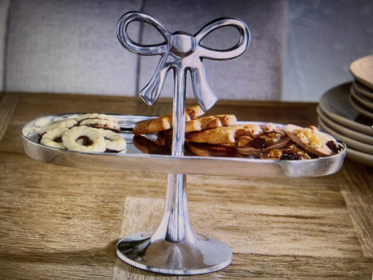 Classic Bow Cake Stand week 48 582670