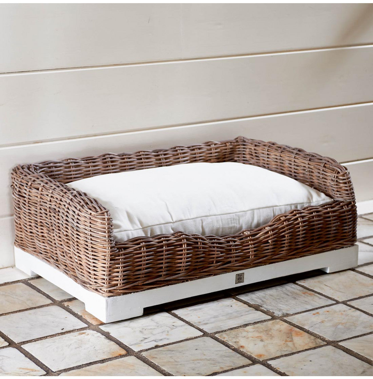 RR Classic Dog Basket L 347410