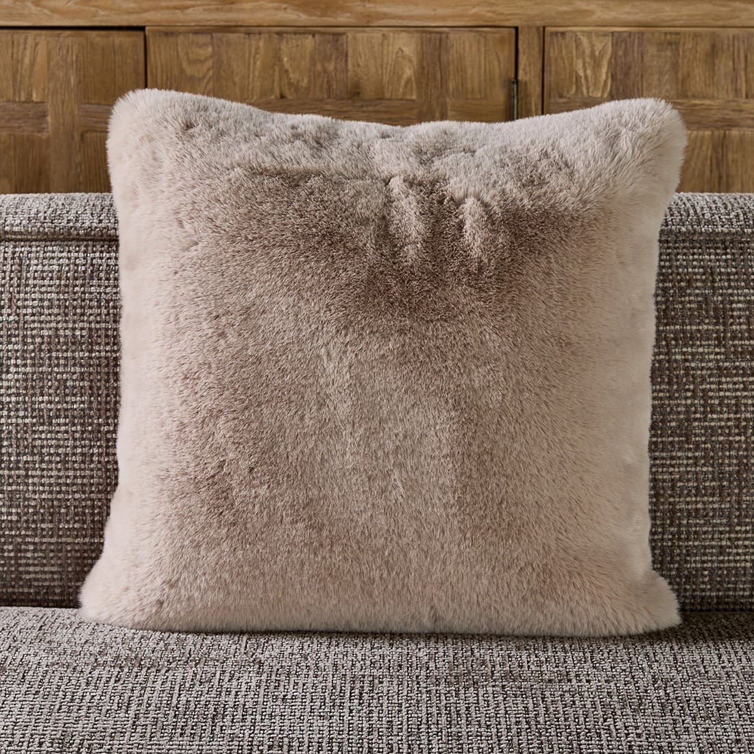 HeatherAlbaFauxFurPillow50x50596290__1