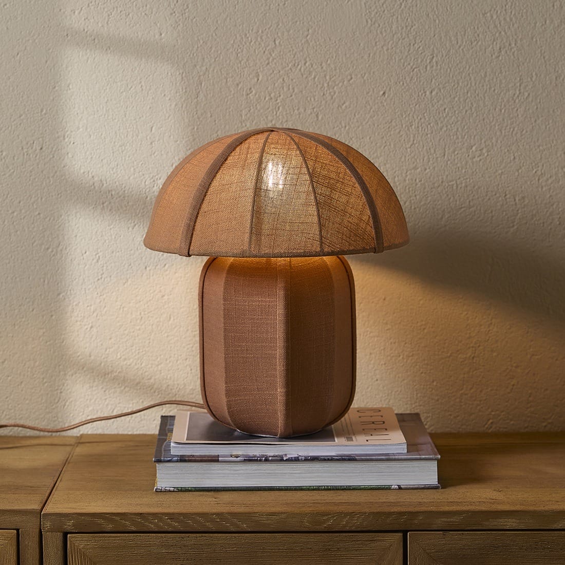 MushTableLampCaramel593450__1
