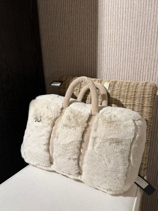 RM Handbag Faux Fur Box Pillow Remira Retail Cloud_3729
