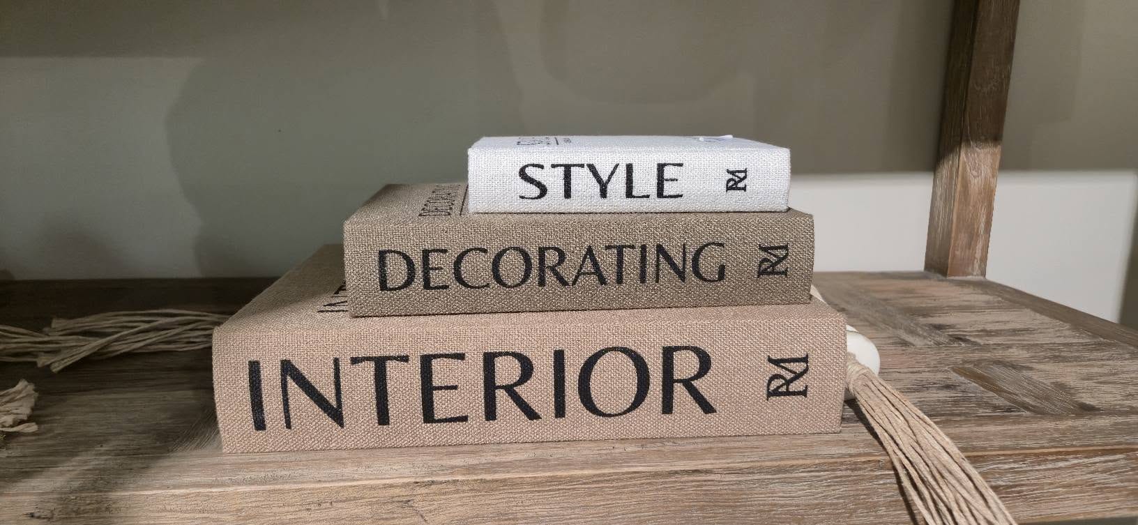 RMInteriorDecorativeBookSet3st595810__1