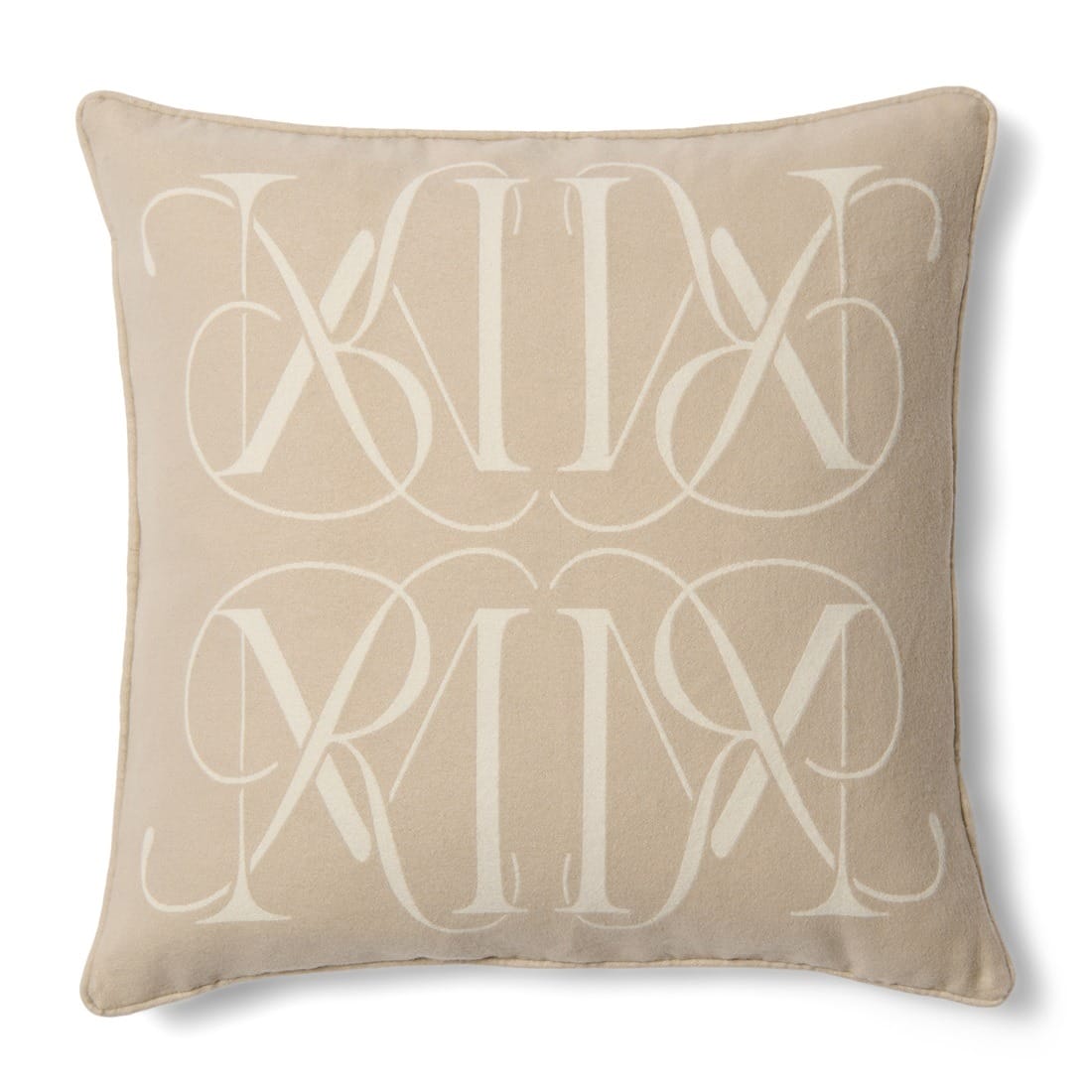 RMSignaturePillow50x50599520__1